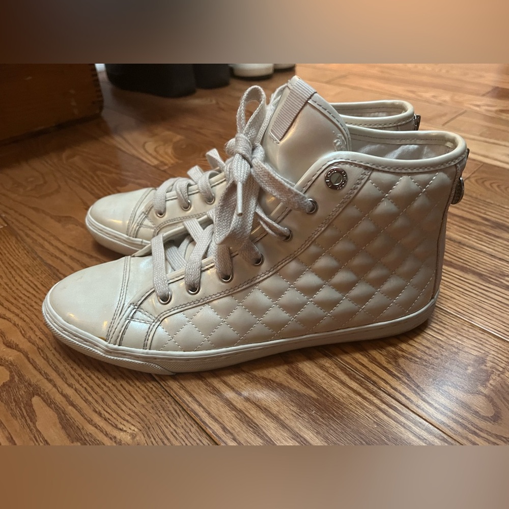 Super cool quilted pattern GEOX high tops